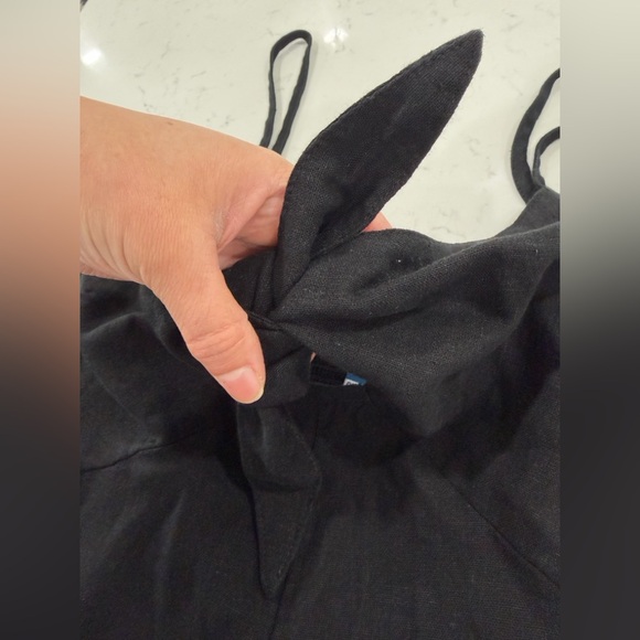 Old Navy Black Sleeveless Jumpsuit with Bow Detail - Picture 4 of 11